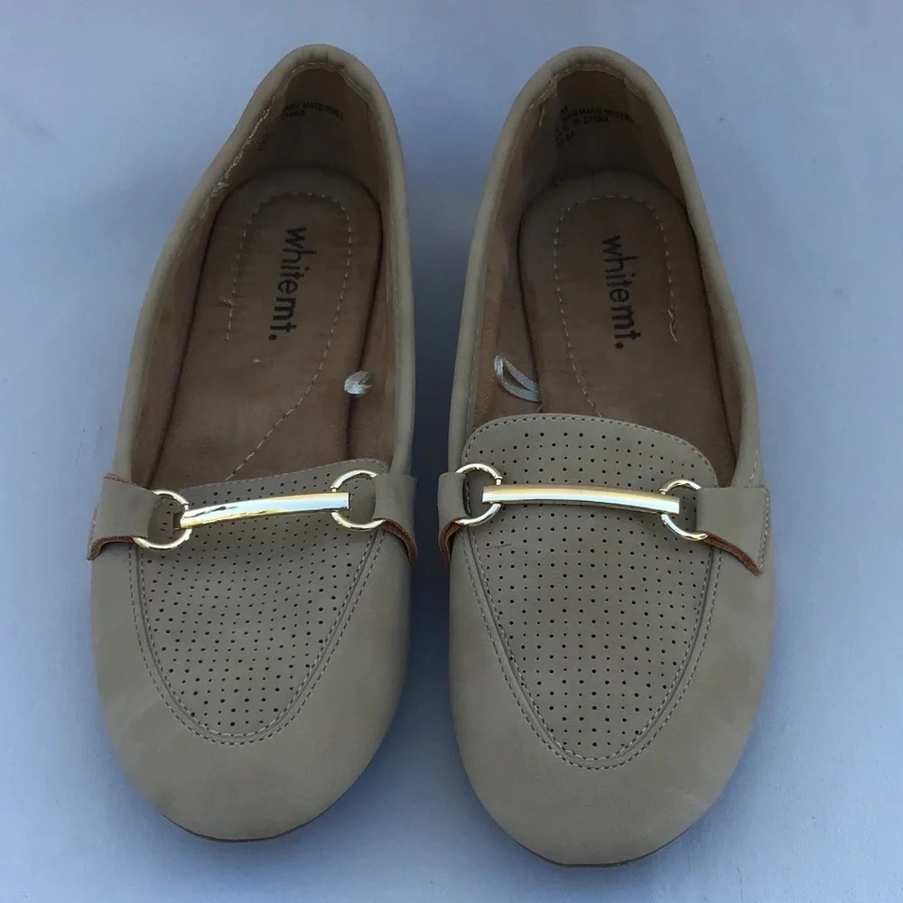 Whitemt. Women’s Perforated Beige Loafer Size 5.5 - Picture 2 of 8